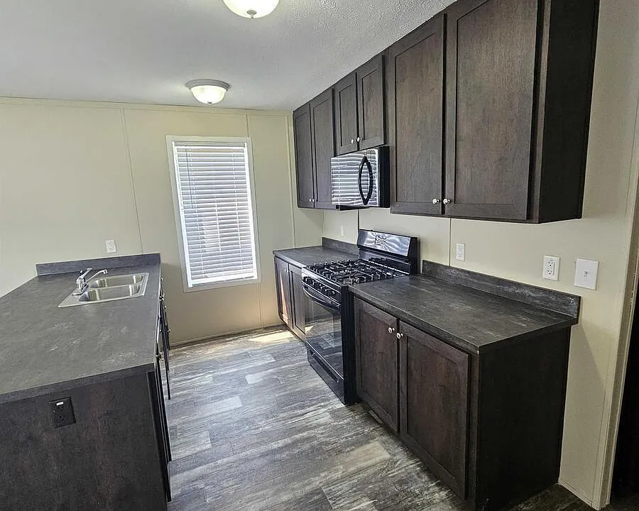 2737 W Washington Ctr #204