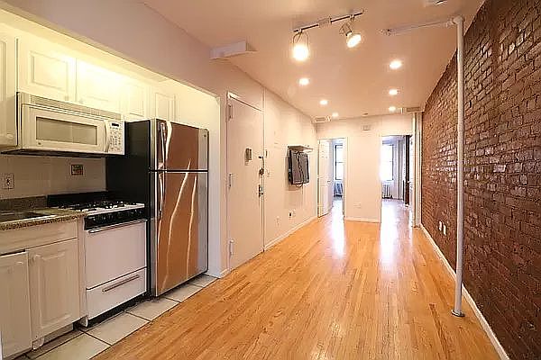 1st image of 442 W 45th St #4N