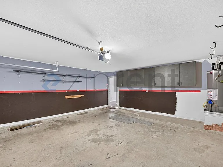 5228 Lake Grove Dr — Photo 26