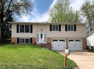 1115 Saratoga Dr, Saint Charles, MO 63303