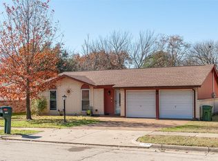 2704 Avonhill Dr, Arlington, TX 76015