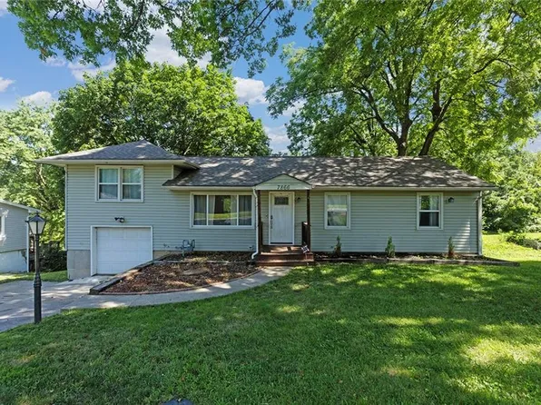 7866 Stover Ln, Kansas City, KS 66109