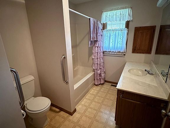 4th image of 1014 1st St APT 7