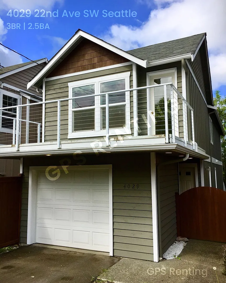 Charming Seattle Home with Spacious Living & Prime Location — Photo 1