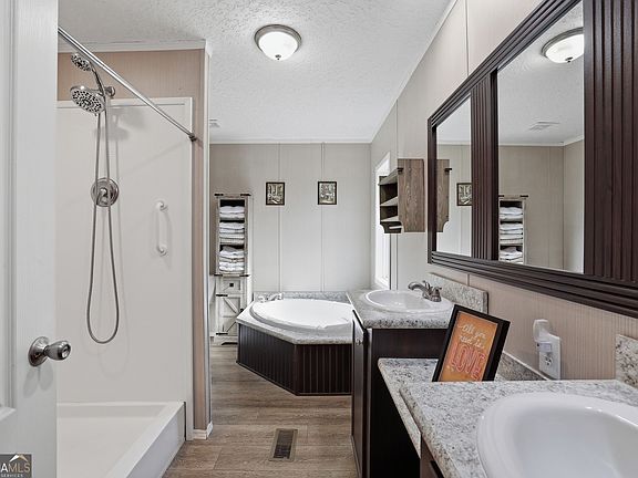 4th image of 281 Oak View Trl