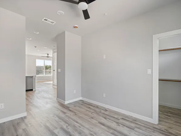 948 Corinth Street Rd, Dallas, TX