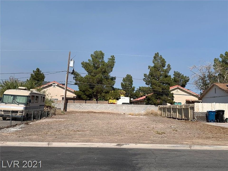2nd image of 4842 E California Ave