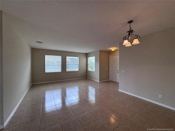 5th image of 11239 SW Barton Way