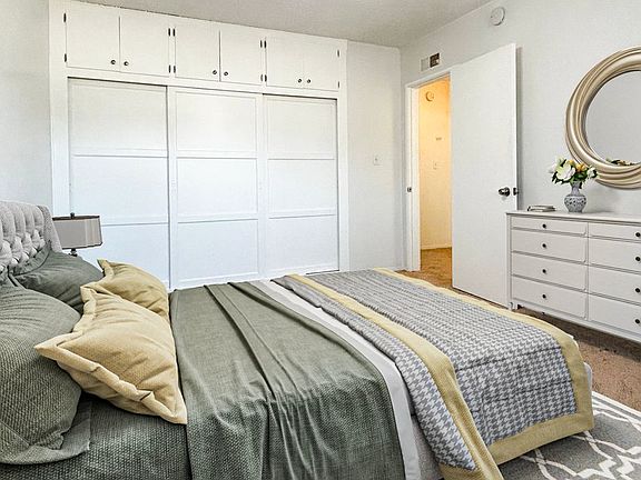 5th image of 100 S Chester Ave #101-8