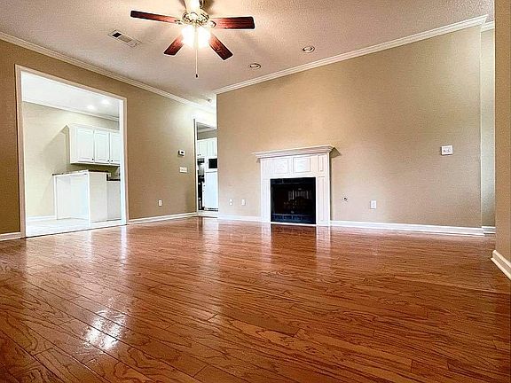 5th image of 494 Alexa Dr