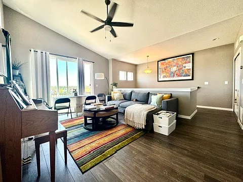 2 bed, 1302 sqft, $2,246 — Photo 3
