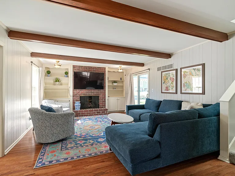 7330 Jarboe St — Photo 3