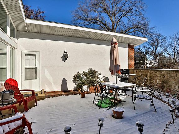 4th image of 939 Dalkeith Ln