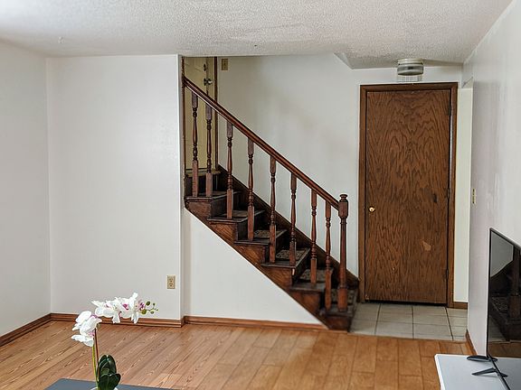 4th image of 2151 Londin Ln E #A