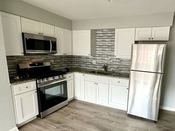 2nd image of 446 N Ardmore Ave APT 1B