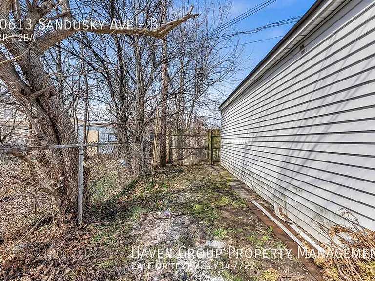 10613 Sandusky Ave #B — Photo 30