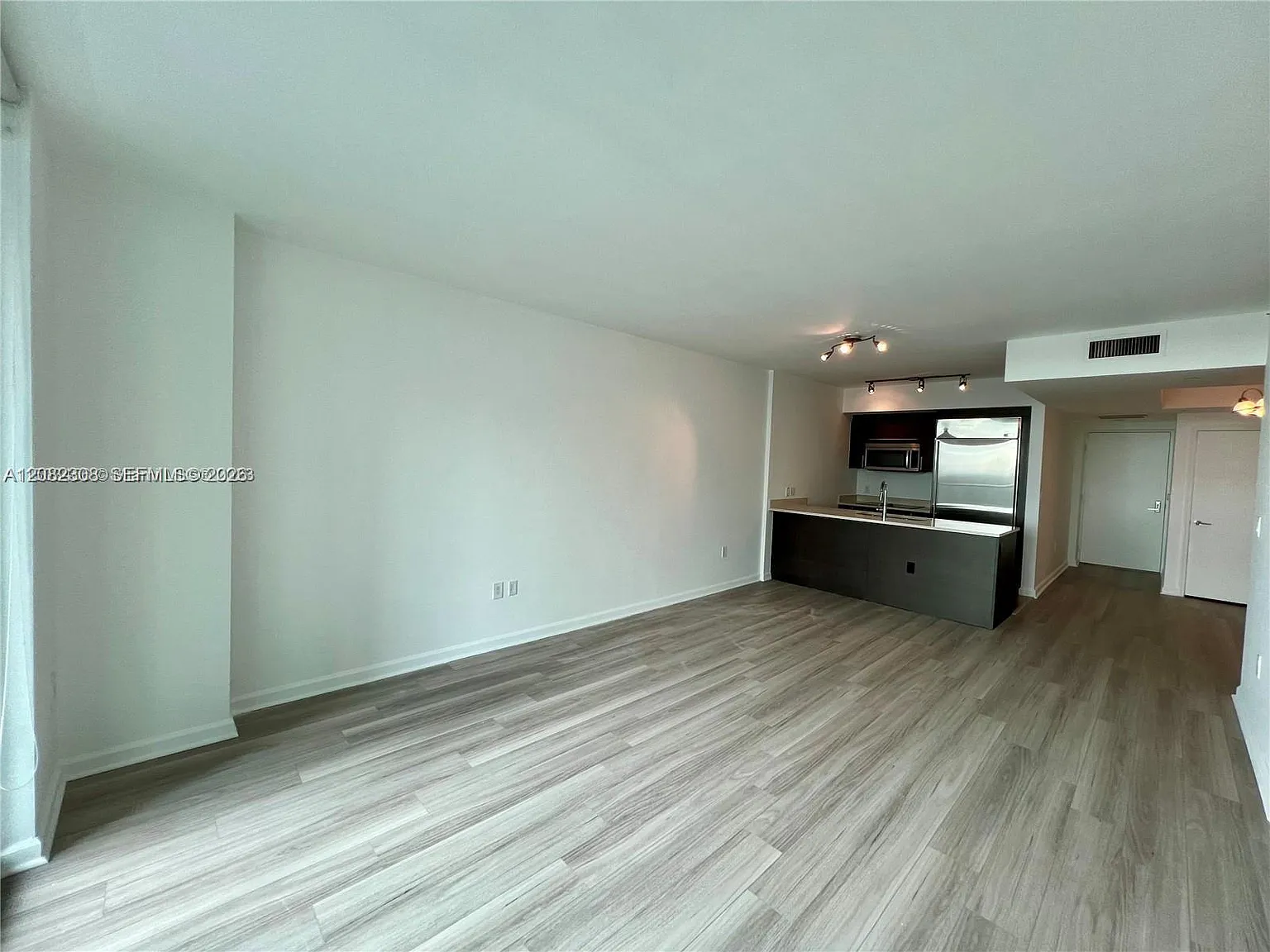 500 Brickell East Condo — Photo 2