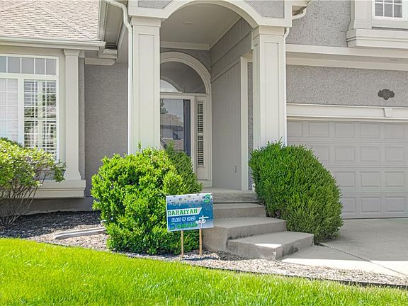 2nd image of 5912 NE Hidden Valley Dr