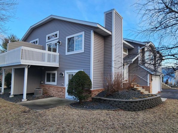2830 Riverwood Ln NW, Rochester, MN 55901