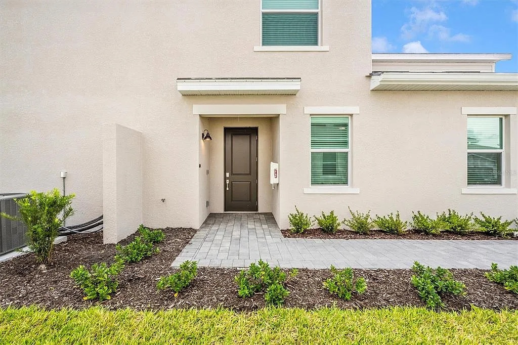 3 bed, 2.0 bath, 1789 sqft, $3,000 — Photo 2