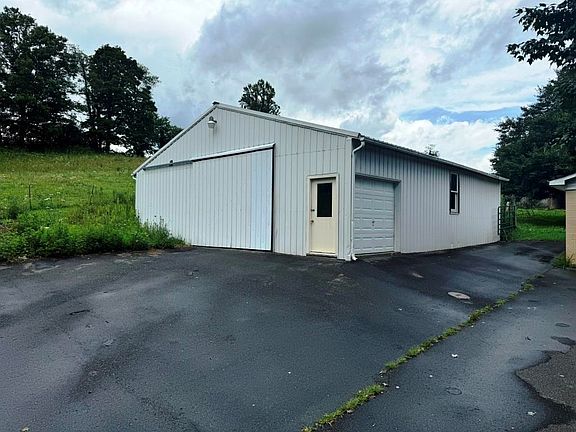 4th image of 8251 Troutdale Hwy