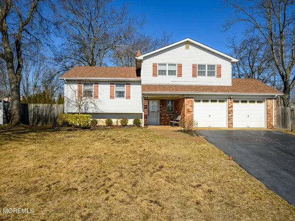 12 Newport Drive, Howell, NJ 07731