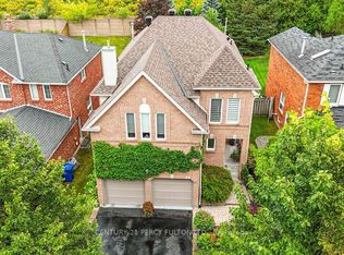 84 Loraview Ln, Aurora, ON L4G 6N5