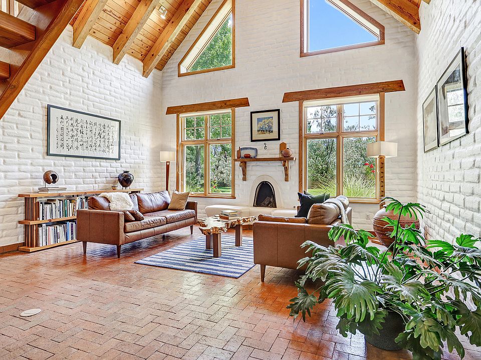 1st image of 398 Price Ln