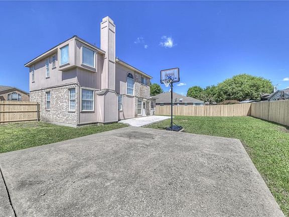3rd image of 5311 Tennis Villa Dr