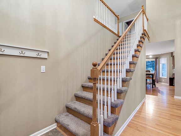 5th image of 1300 Parkside Ct