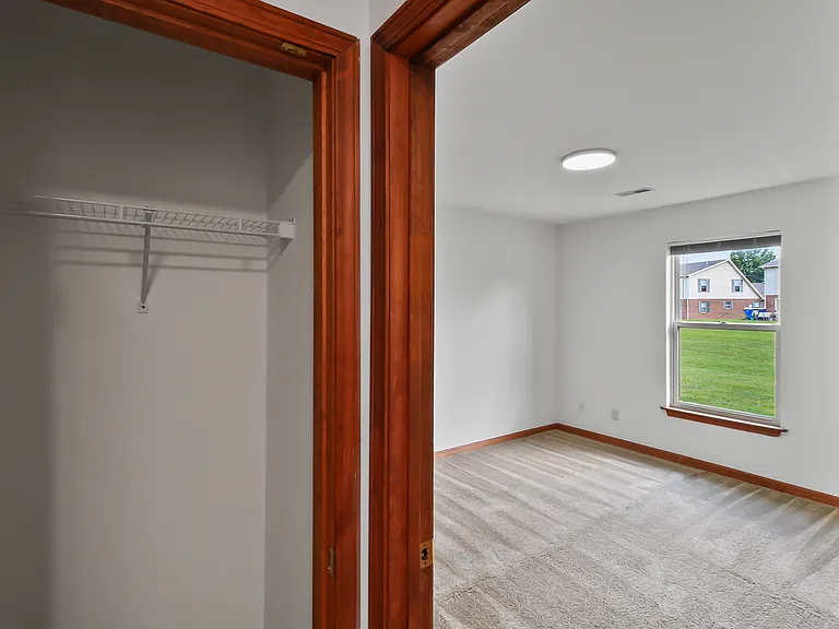 1405 Wilshire Cir — Photo 17