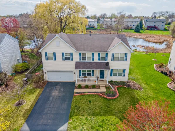 842 Crabapple Dr, Crystal Lake, IL 60014