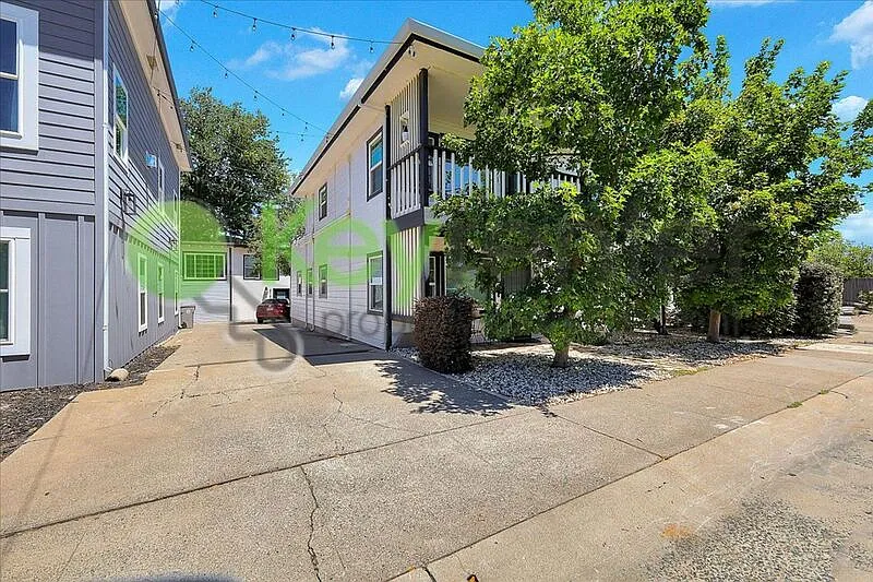 3 bed, 1.0 bath, 900 sqft, $2,750 — Photo 3
