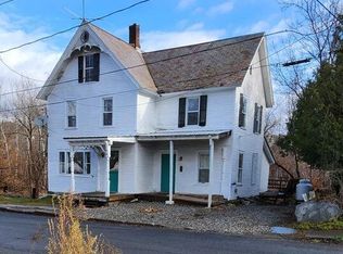 14 Glen St, Granville, NY 12832