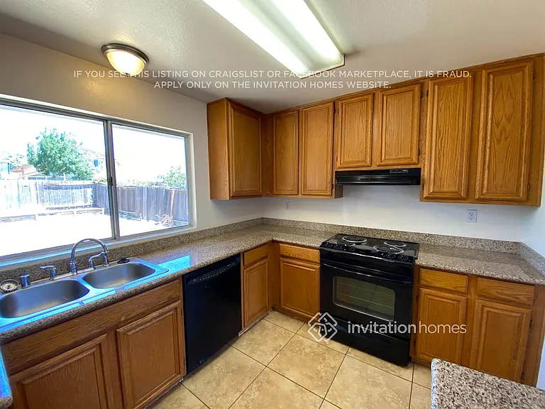4886 Birkdale Cir — Photo 4