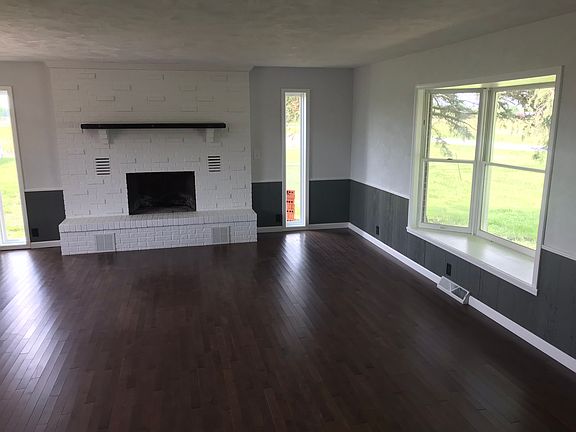 Fireplace & bay window