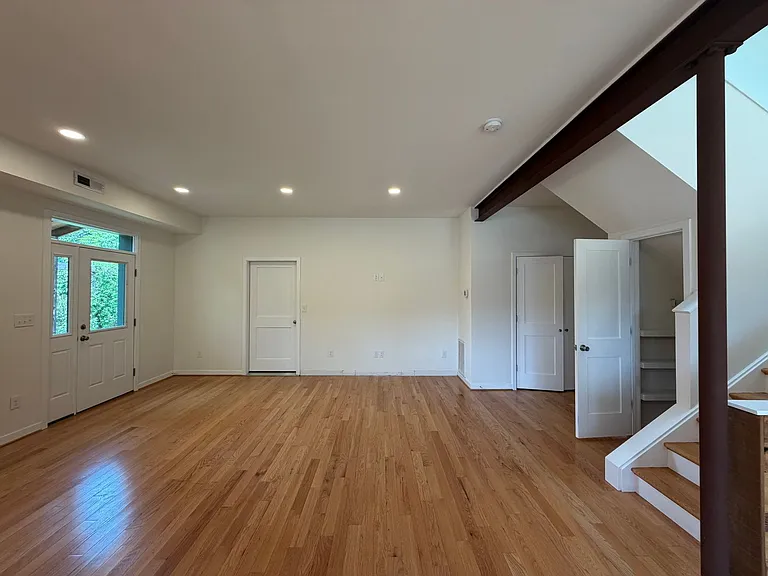 1500 Meridian St — Photo 28