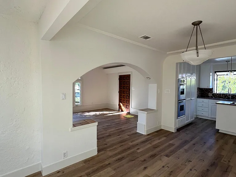 236 N Myers St — Photo 8