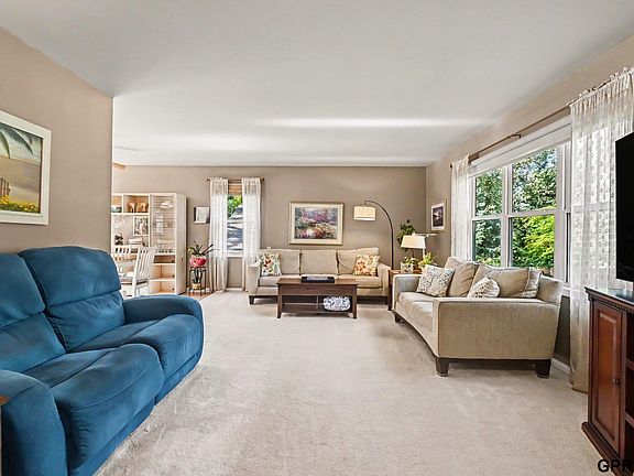 5th image of 835 S 67th Ave