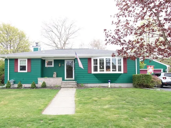 79 Regina Ave, Somerset, MA 02726