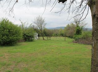 1039 E Huntsville Rd, Fayetteville, AR 72701