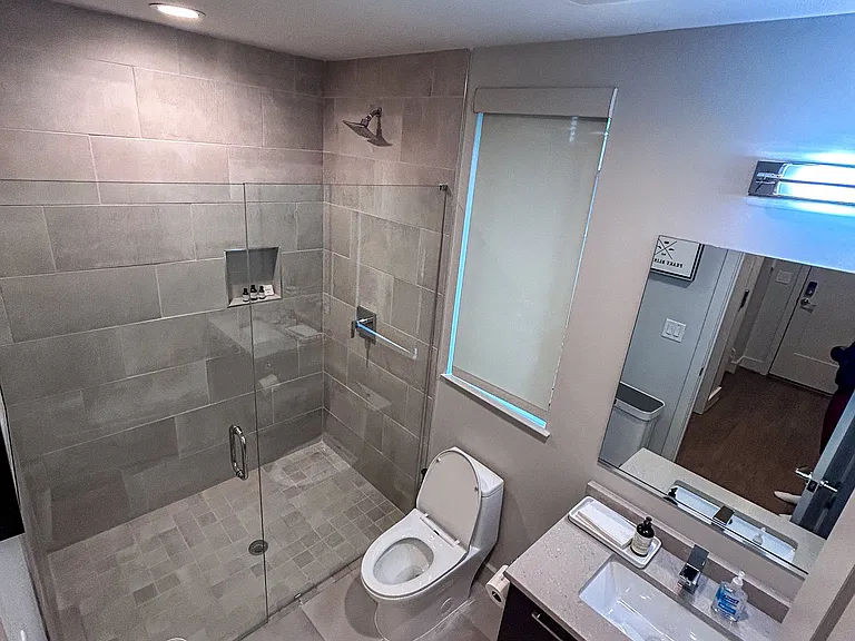 908 Lenox Blvd NE — Photo 29