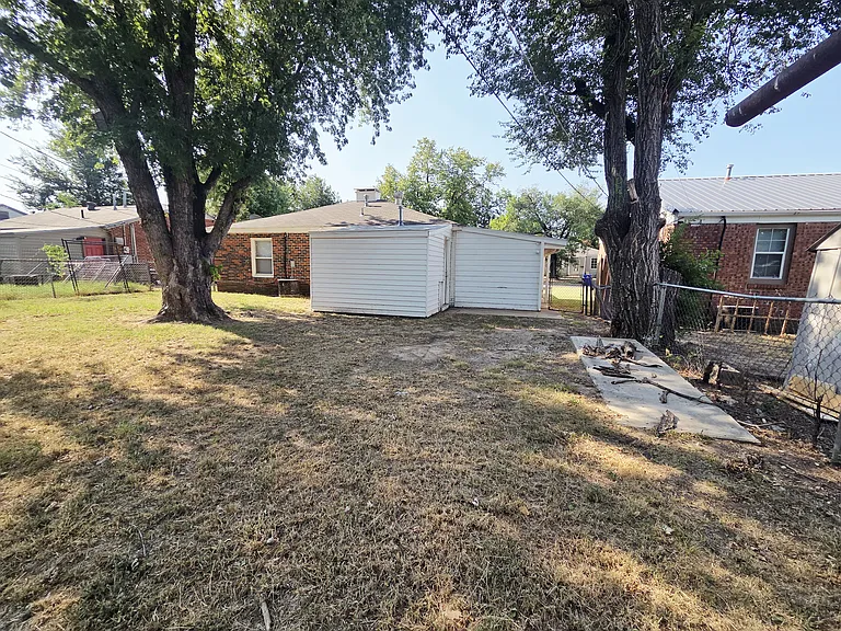 307 E Kittyhawk Dr — Photo 15