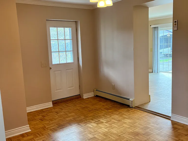 210 Dodge Ave — Photo 2