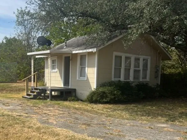 601 Spruce St, Commerce, TX 75428