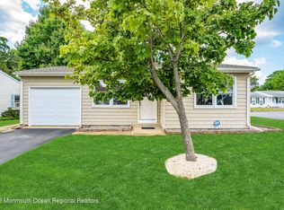 31 S Chestnut Ave, Manchester Township, NJ 08759