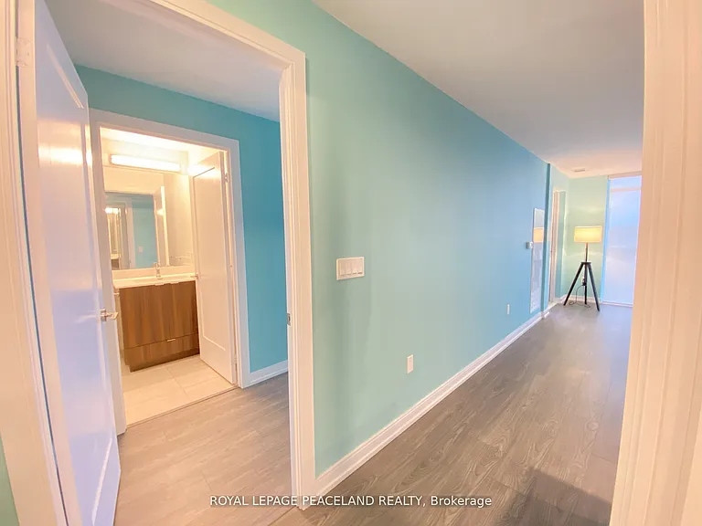 225 Village Green Sq #410 — Photo 15