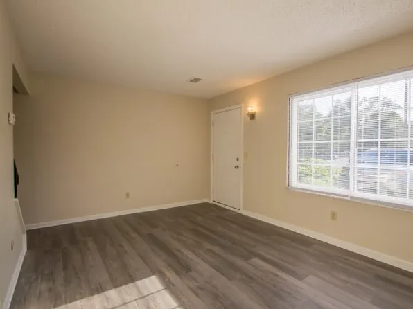 224 Peppertree Ln, Painesville, OH 44077