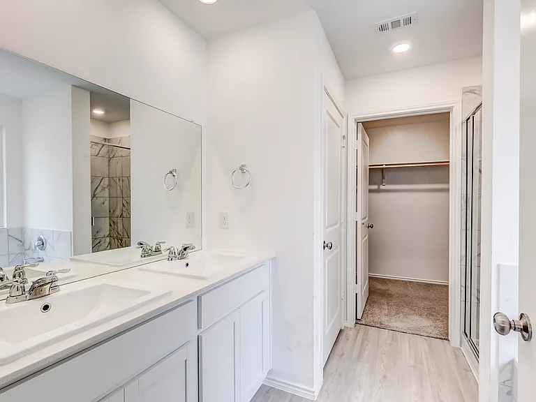 591 Avre Loop — Photo 22
