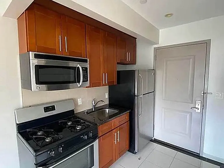 3120 Corlear Ave #515 — Photo 7